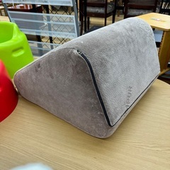 Tempur テンピュール ベッドウェッジ 寝具 クッション のご紹介です！　の画像