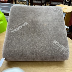 Tempur テンピュール ベッドウェッジ 寝具 クッション のご紹介です！　の画像