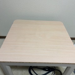 こたつテーブルの画像