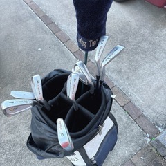 キャディバッグ付き ゴルフクラブセットの画像