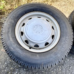 スタッドレスタイヤ　4本　　軽トラックの画像