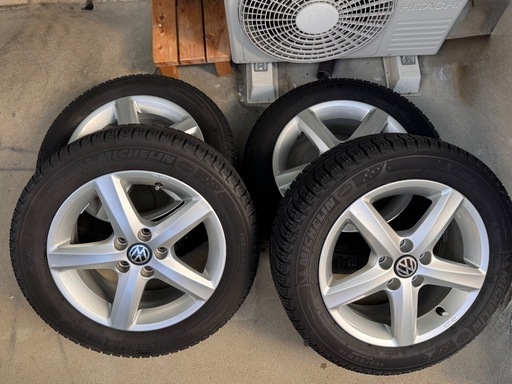 フォルクスワーゲンポロ純正スタッドレス