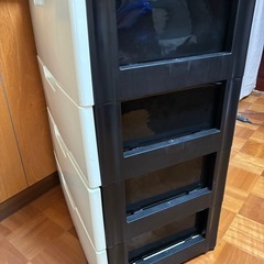［受け渡し先決まりました］白4段チェストの画像