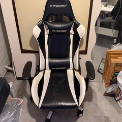 ゲーミングチェアの画像