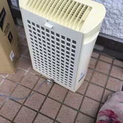 JM20465K) シャープ空気清浄機FU-F30W2016年製＜幅：約35cm 高さ：約53cm 奥行：約15cm＞中古品【取りに来られる方限定】の画像