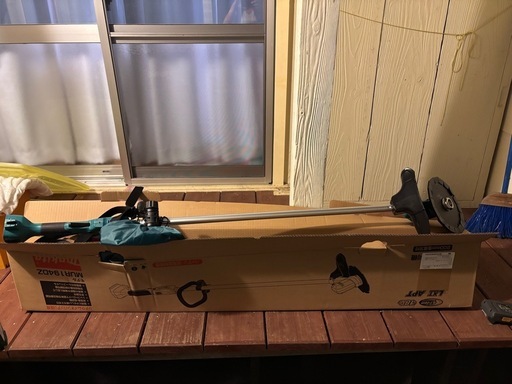 【売却済】マキタ製草刈機　草刈り機　バッテリー別売