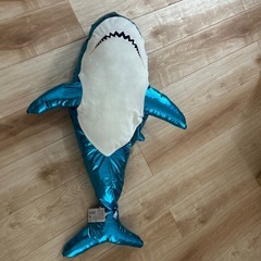 ぬいぐるみメガシャーク　メタリックの画像