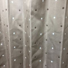カーテン 水玉模様ライトブラウン2枚組 138×106 フック付き良品の画像