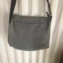 肩掛けバックの画像