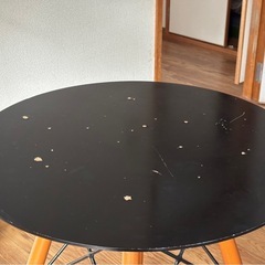 カフェテーブルの画像