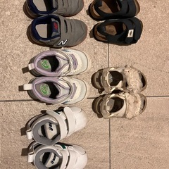 子ども靴の画像