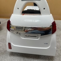 子ども乗用玩具　ベンツ　アルファードの画像