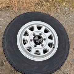スタッドレスタイヤ
195/ 80 /r 15アルミホイール付きの画像