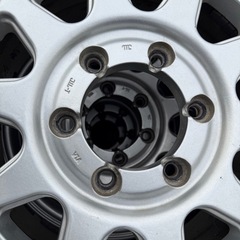 スタッドレスタイヤ
195/ 80 /r 15アルミホイール付きの画像