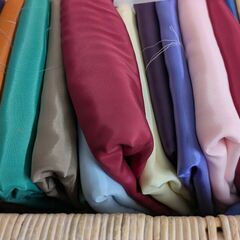 裏地2メートルカット色色々2枚で1200円の画像