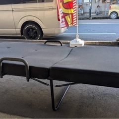 折りたたみベッドの画像