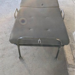 折りたたみベッドの画像