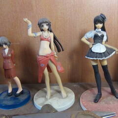 物々交換 小さ目なフィギュア 3体まとめて 汚れあり 中古品 現状品 重たい家電製品と交換の画像