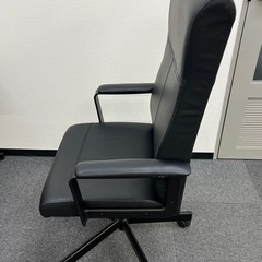【取りに来てくださる方のみ】 IKEA MILLBERGET ミルベルゲット 回転チェア ブラック オフィスチェア  ①の画像
