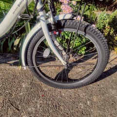 YAMAHA 電動アシスト自転車　充電器付き　後ろカゴ付き！
の画像