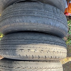 トヨタハイエース、レジアスエース　ダンロップ　夏タイヤ4本ホイールカバー付きの画像