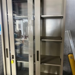 【数日限定品】鍵付きキャビネット！書庫！書棚！オフィス家具の画像