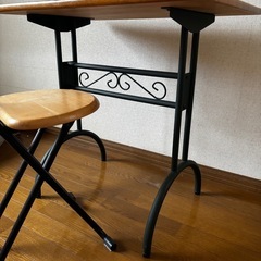 机　椅子　テーブル　セットの画像