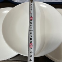 《決まりました》白いお皿5枚の画像