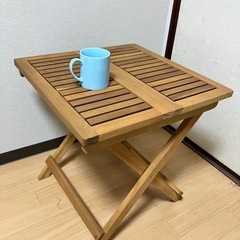 木製折り畳みテーブルの画像