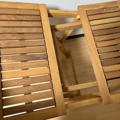 木製折り畳みテーブルの画像