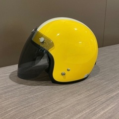 ヘルメット . 子供用 🐤 size(54-57cm)  💛 程度良！かわいいです♩(^ω^) ♡ 黄白 ジェッペル！🪖 シールド付き ☆の画像
