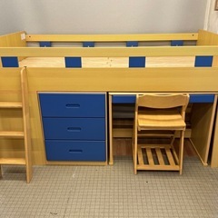 ニトリ　システムベッド　学習机の画像