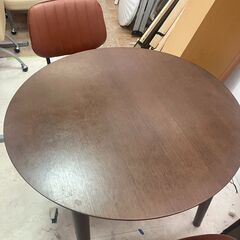 2人用 ダイニングセット(マナベインテリア）木製 椅子2脚付き 丸テーブル（お持ち帰り価格）の画像