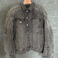  Yeezy Gap Balenciaga デニムジャケットの画像