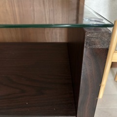 ガラステーブルの画像
