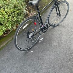 リサイクルショップどりーむ天保山店　No558 自転車　クロスバイク　２８インチ　ギア切替付き🎵　状態良好🎵　人気の黒♪の画像