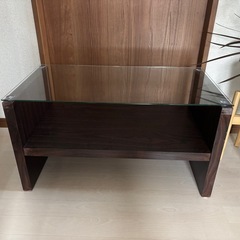 ガラステーブルの画像