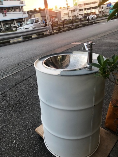 ?ドラム缶洗面台?