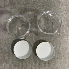 プラスチック容器 2個　単品売り可能です！クリスマスの飾り付けをおまけに付けます！の画像
