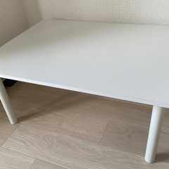 ニトリテーブルの画像