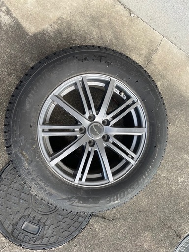 スタッドレスタイヤ