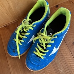 ミズノ　フットサルシューズ21.5cmの画像