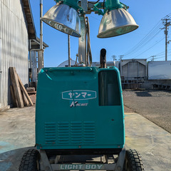 二等式投光器(YDG200SS-5E)＋アワメーターの画像