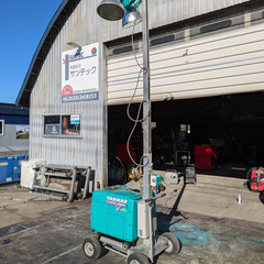 二等式投光器(YDG200SS-5E)＋アワメーターの画像