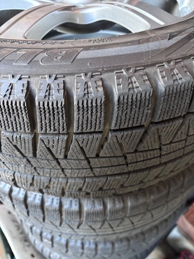 【最終値下げ】スタッドレスタイヤ 225/55r17 ホイールセット車買い替えのため格安で