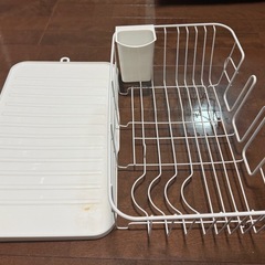 ニトリのみずきりかご水切りカゴの画像