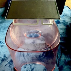 ニトリで購入し半年使用しました。お風呂の椅子と桶と椅子ホルダーです。の画像