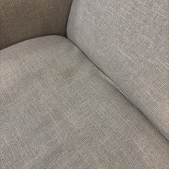 Francfrancのグレーソファオッドマン付きの画像