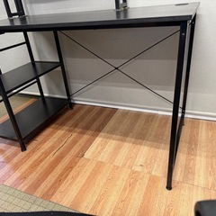 ゲーミングデスク　パソコンデスクの画像