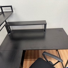ゲーミングデスク　パソコンデスクの画像